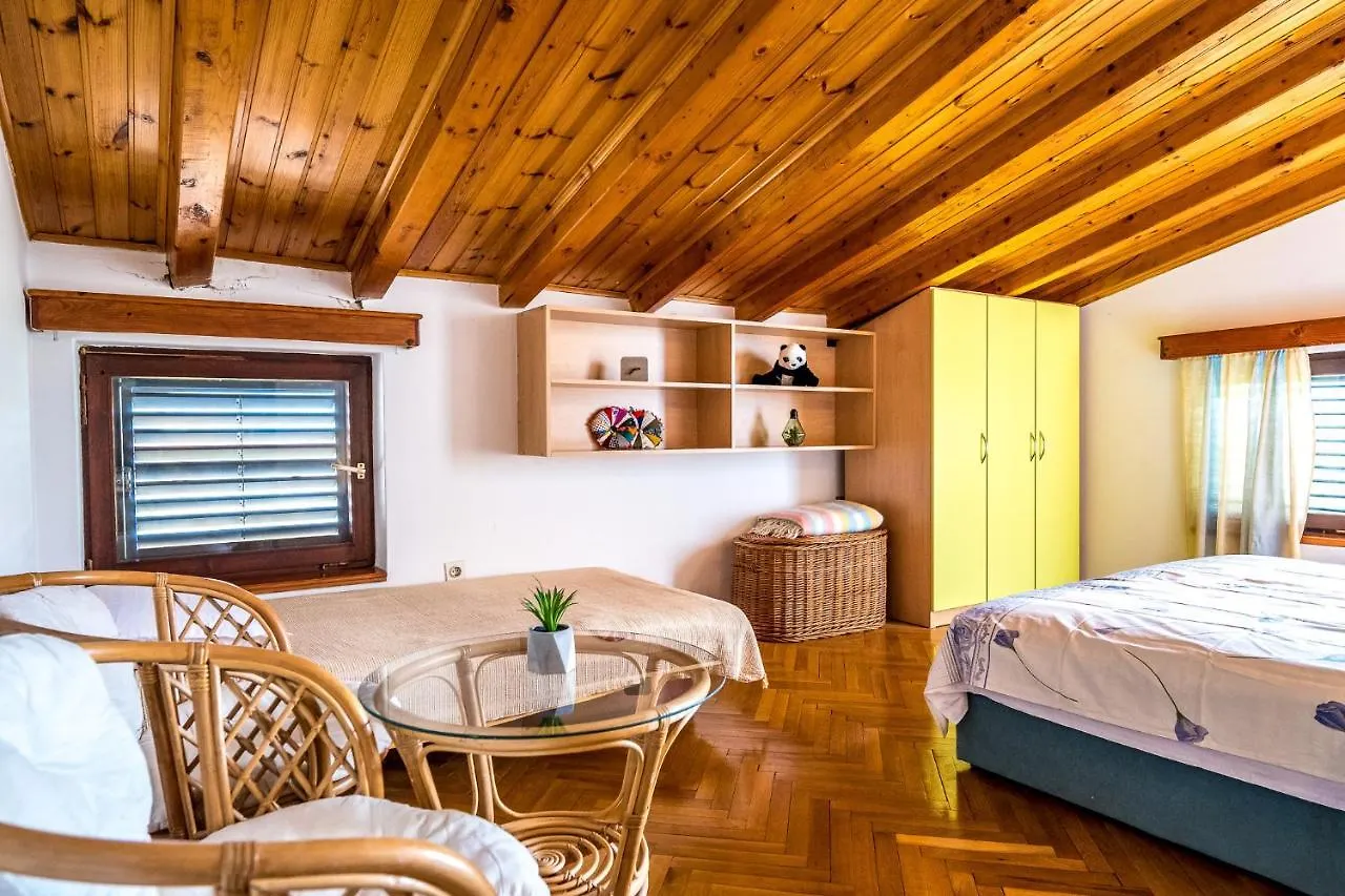 Apartmani Rosa Turanj